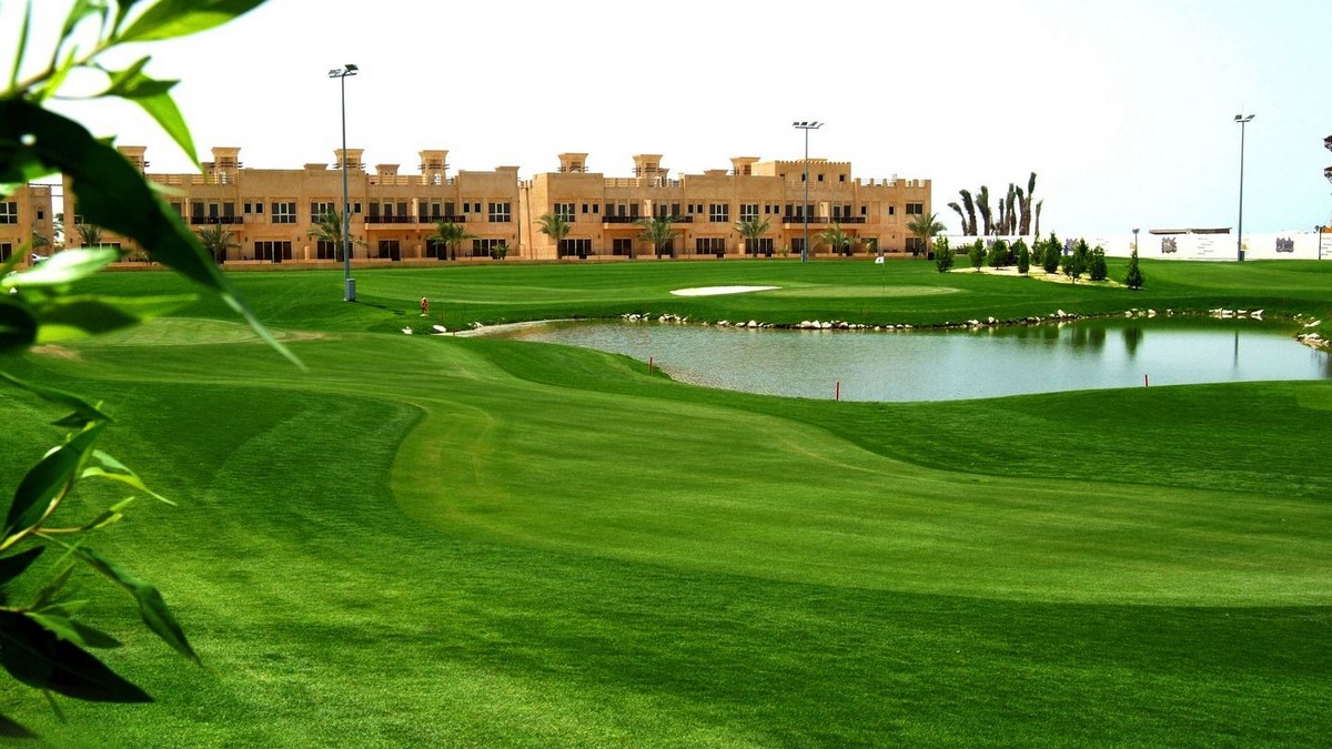 Golf Apartments