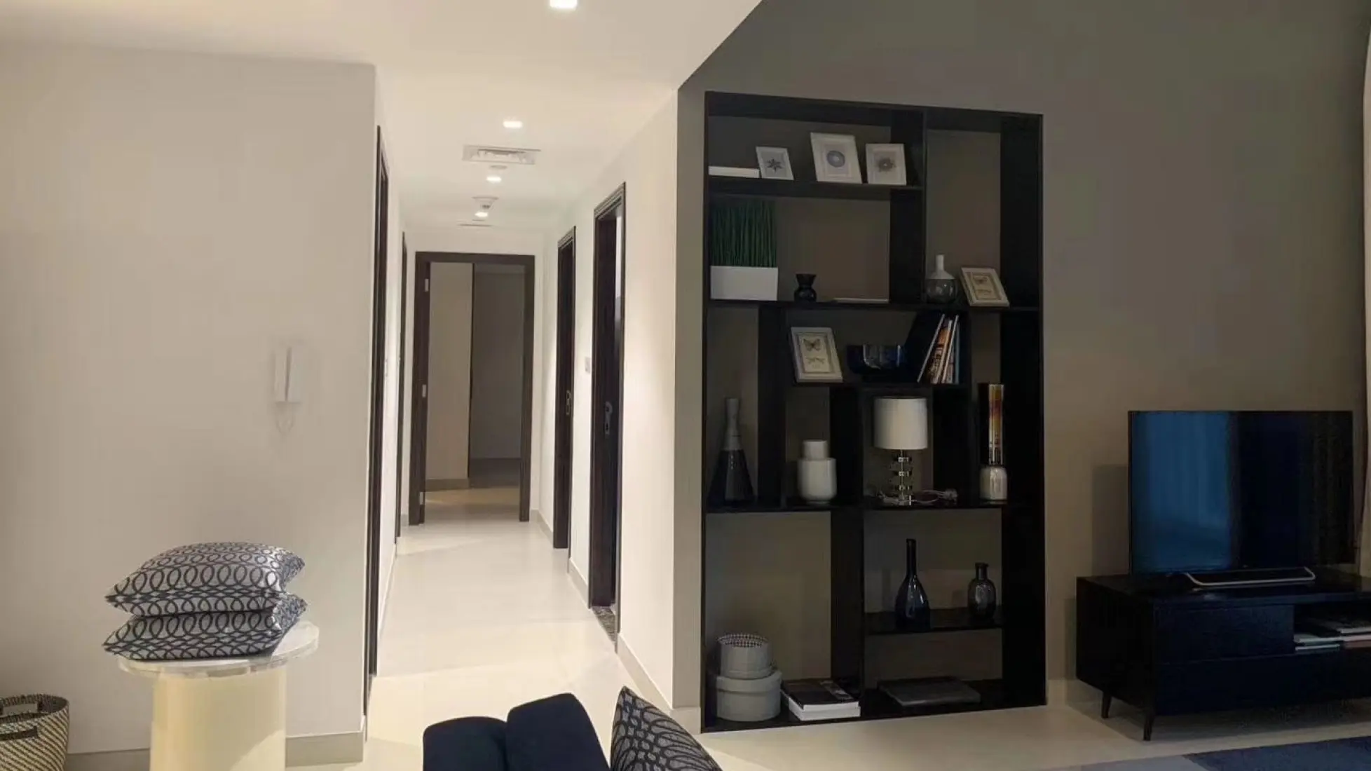 Unfurnished finishing 2