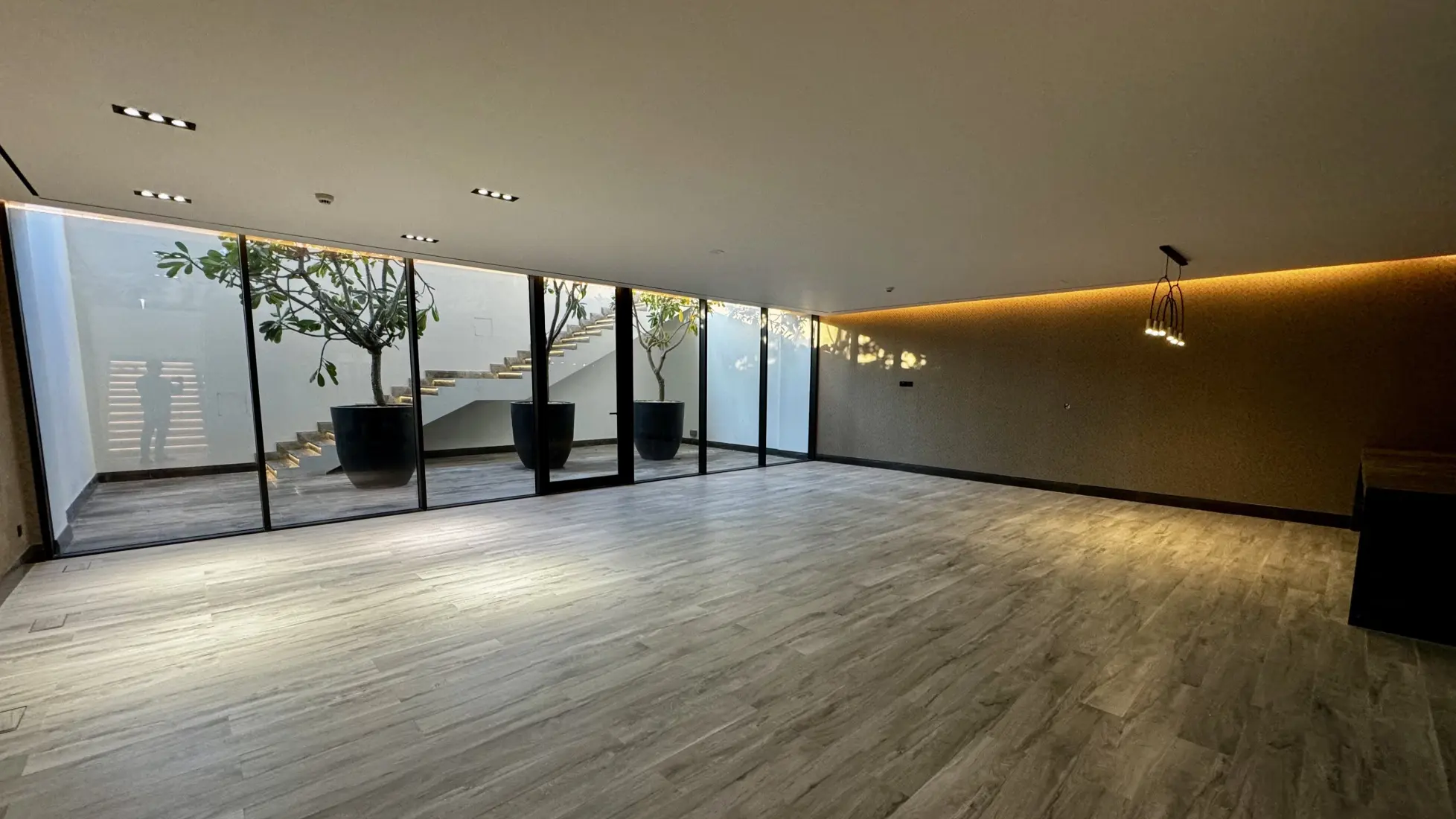 Unfurnished finishing 1