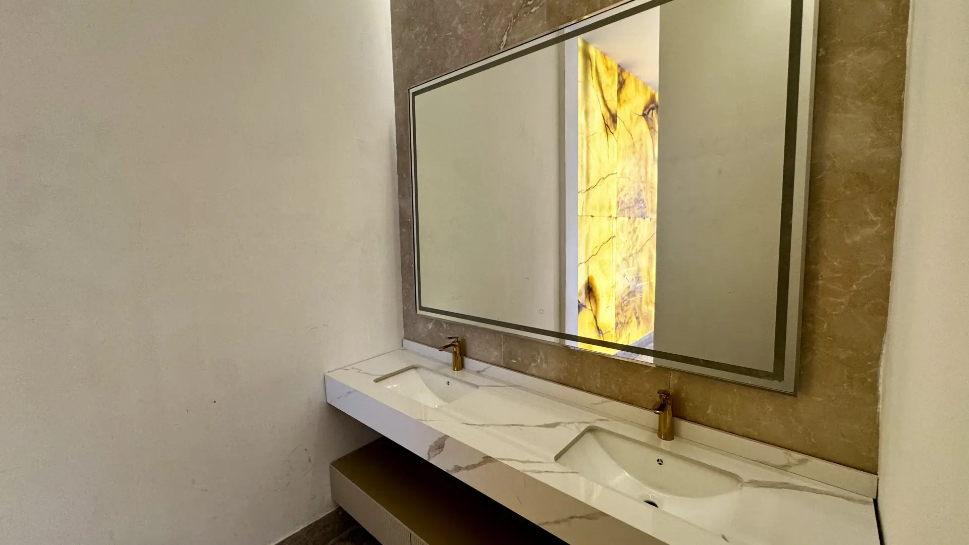 Unfurnished finishing 4