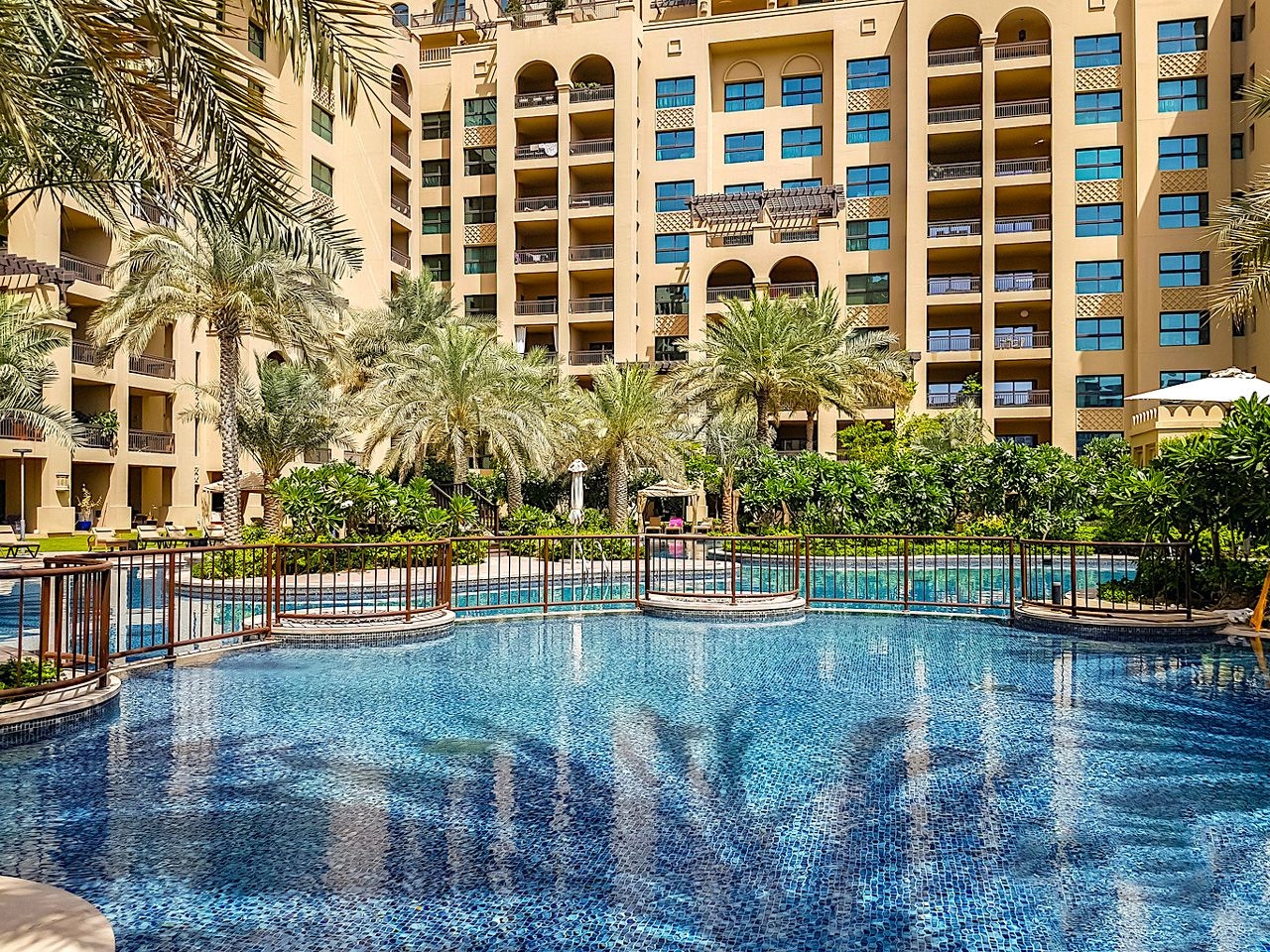 Fairmont Palm Residences